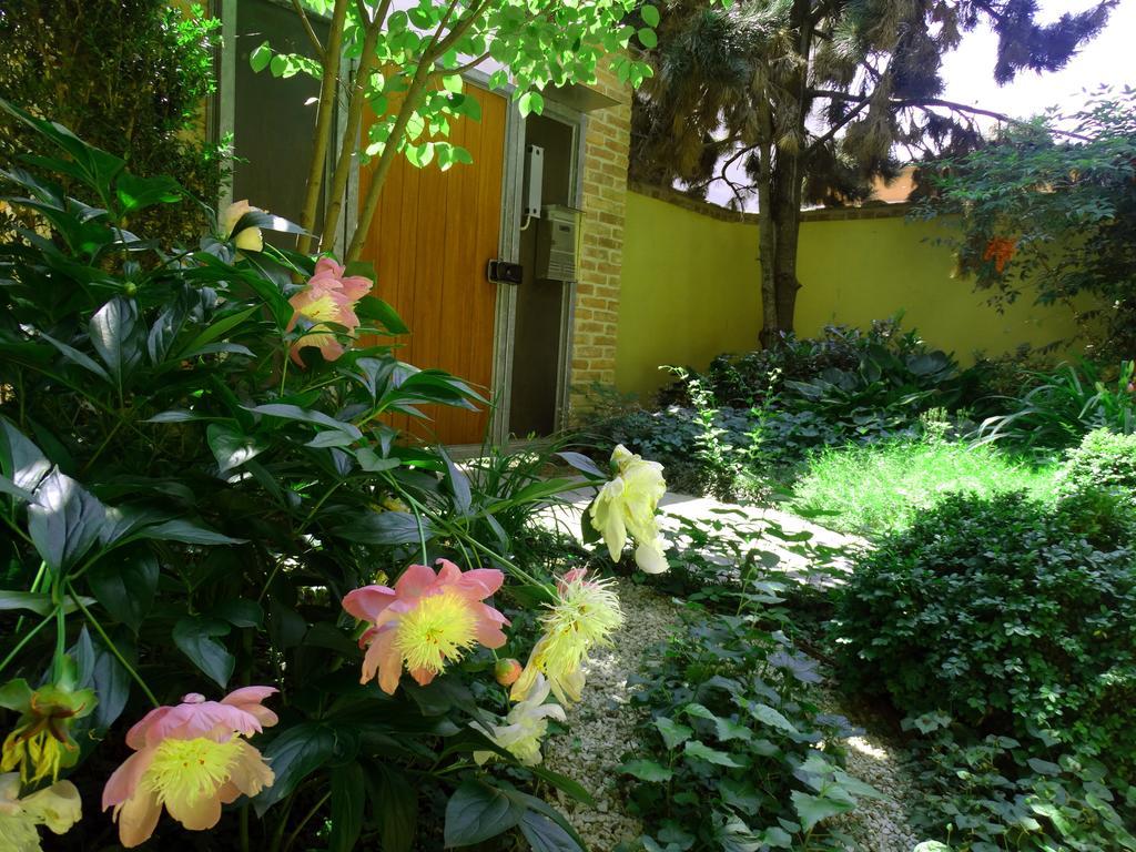 Agriturismo Casa De Colores Moretta Buitenkant foto